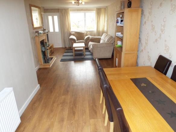 Lounge/Dining