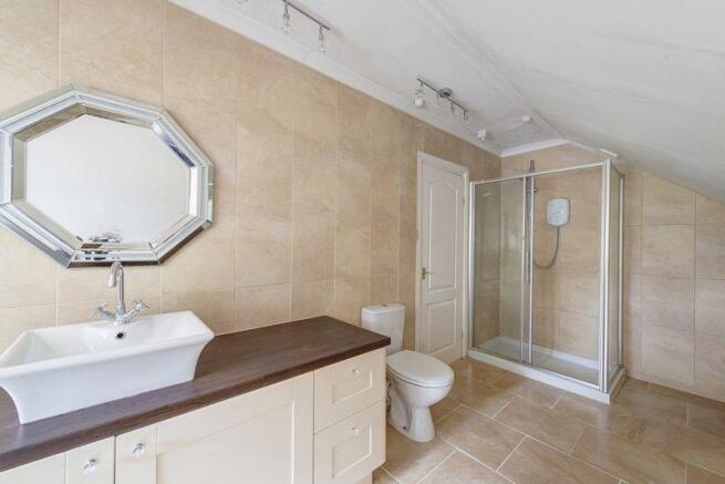 Family Bathroom 
