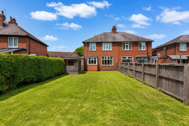 3 bed Semi-Detached for sale Image 10