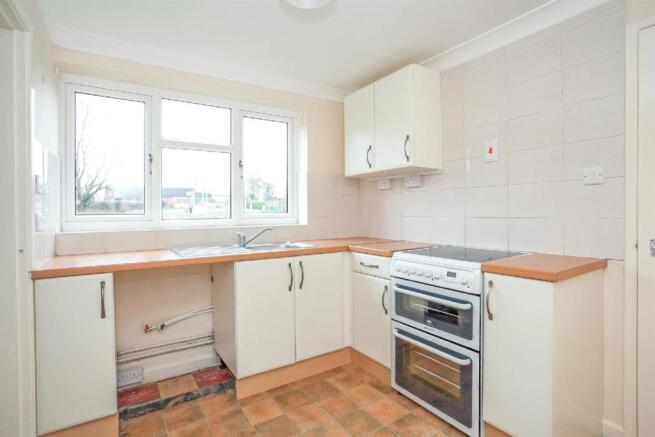 Kitchen 2.jpg