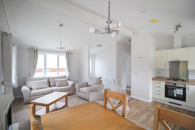 OPEN PLAN LIVING ROOM & KITCHEN