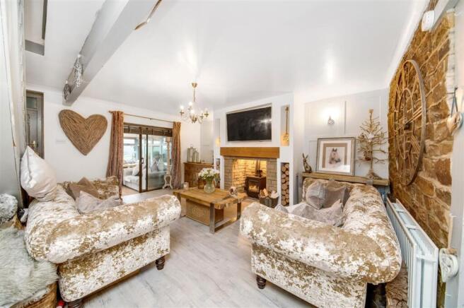 2 bed Semi-Detached for sale Image 7
