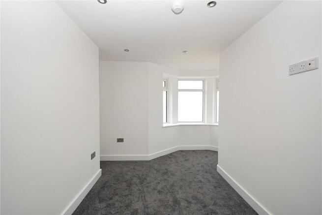 2 bed Apartment to rent Image 6