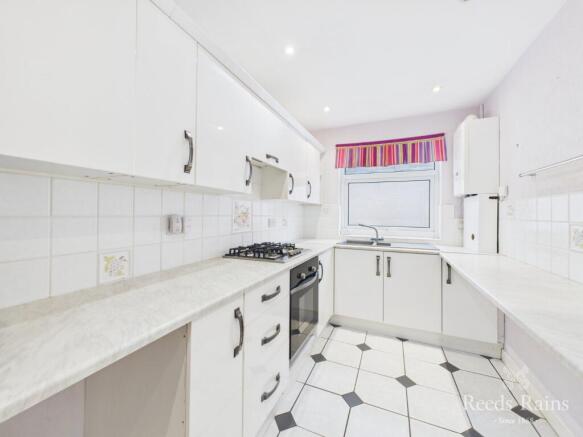 2 bed Apartment for sale Image 11