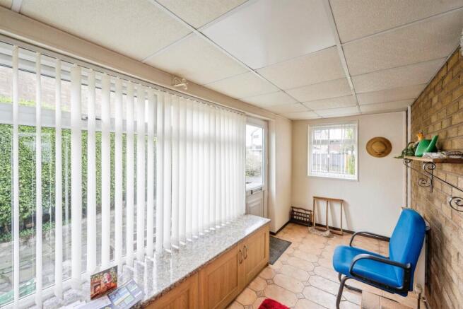2 bed Detached Bungalow for sale Image 9