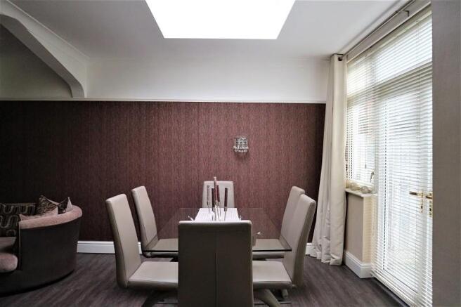 Diner/Family Room Area