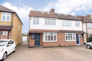 12, Stuart Avenue, Walton-on-thames KT12 2AA