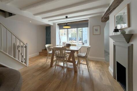 84 B Church Street, Whitby, North Yorkshire, YO22 4BH