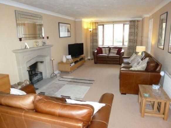 Dual aspect lounge