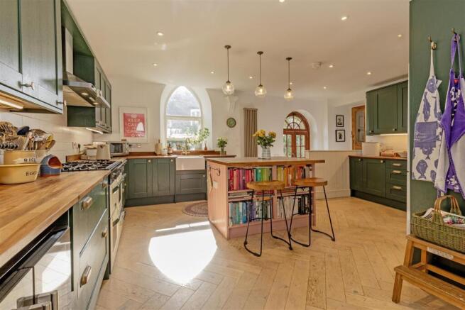 Kitchen-6.jpg