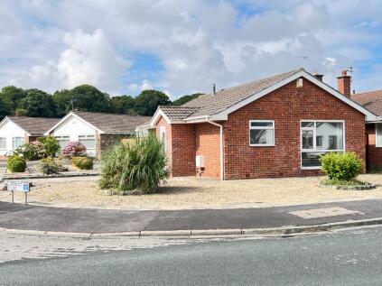 16 Longwood Close