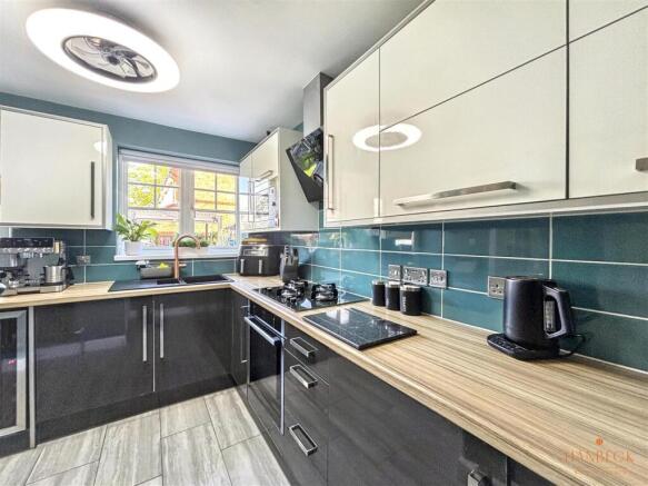 3 bed Detached for sale Image 5