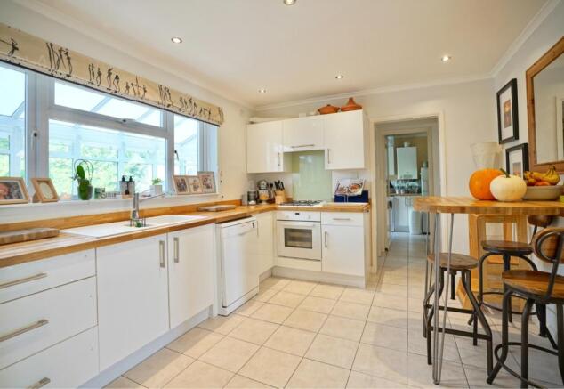 1042213