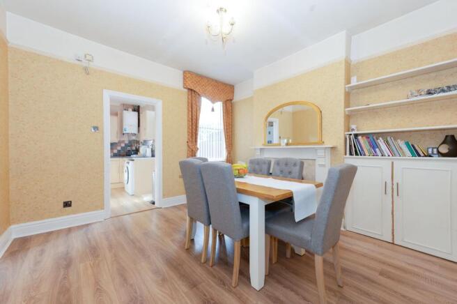 KITCHEN DINER AND LOUNGE