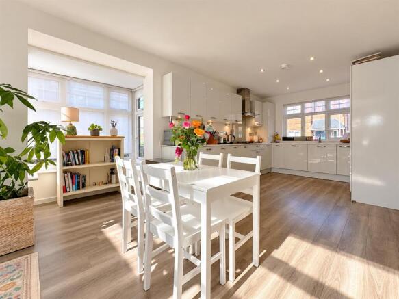 Open-Plan Dining Kitchen