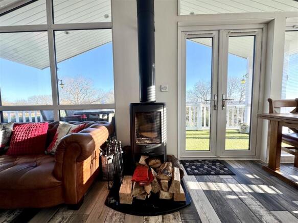 OPEN PLAN KITCHEN/LIVING/DINING ROOM
