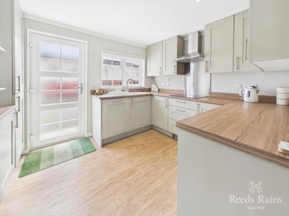 2 bed Bungalow for sale Image 5