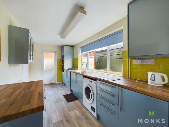 Kitchen 1.jpg