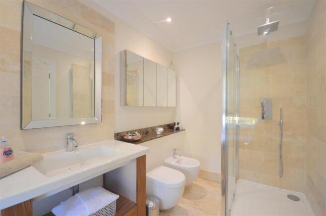 En-suite Bath/Shower Room