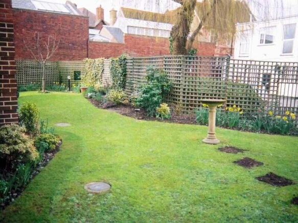 Fulford Court Communal Garden.jpg
