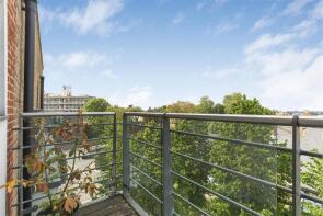 60, 1 Queen Marys House, Holford Way, London SW15 5DH