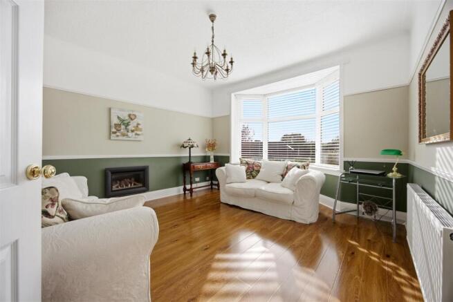13-6_COMRIE_RD_STEPPS_013.jpg