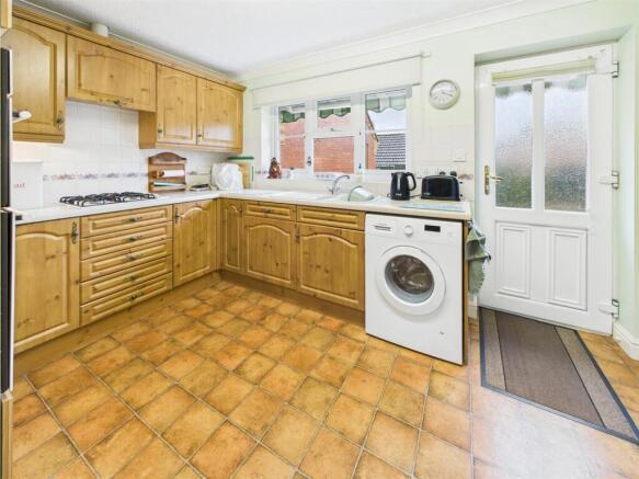 Greenwich Close, Downham Market photo 4