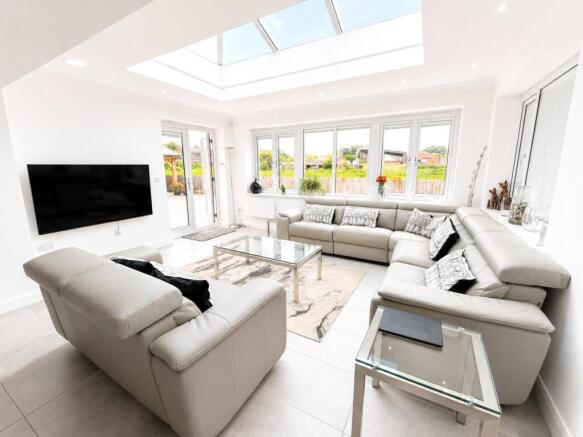 3 bed Bungalow for sale Image 5