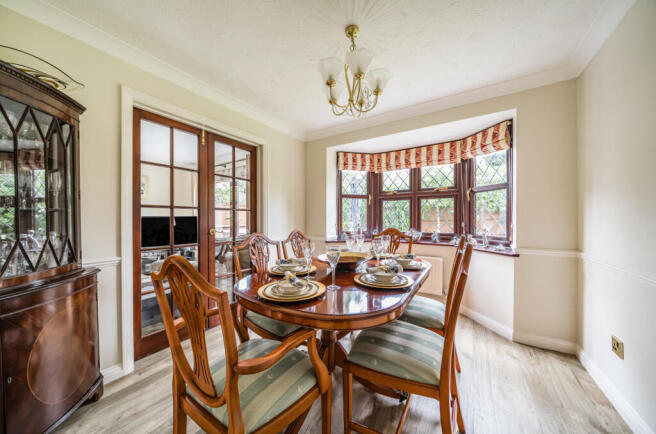 1341060-4-68a6eeb...