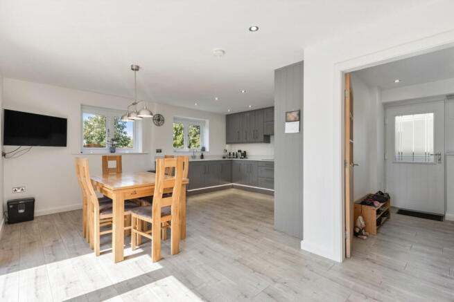 4 bed Detached Bungalow for sale Image 8