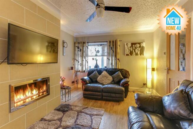 SITTING ROOM: