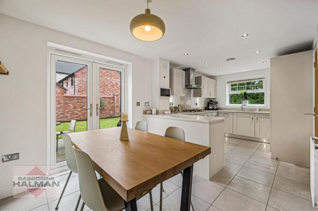 Townsend Close, Wilmslow, SK9 photo 3