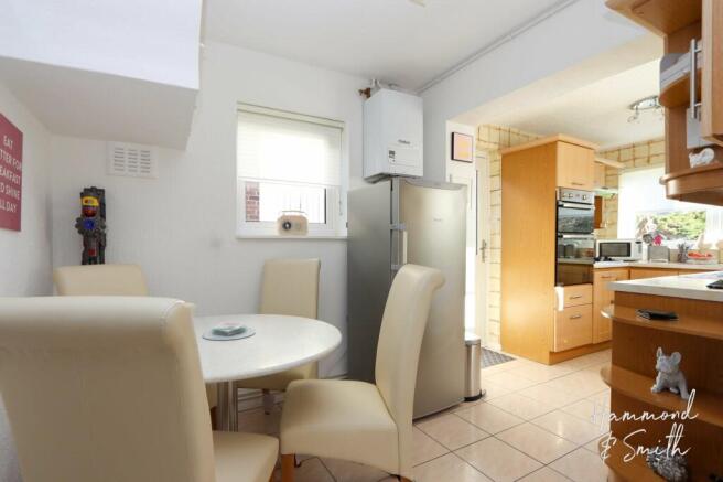Kitchen/ Breakfast Room