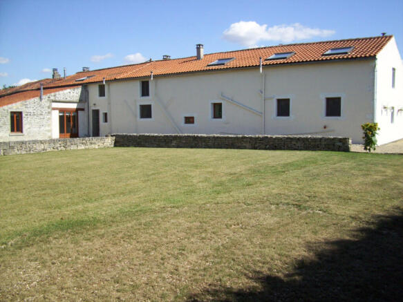 Photo 3