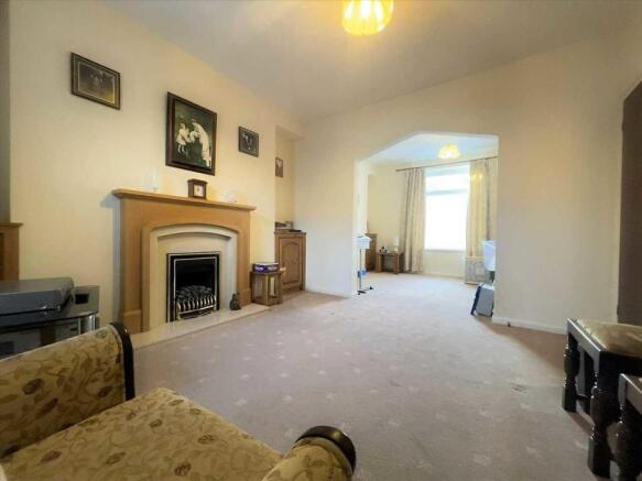 Lounge 1 image 2