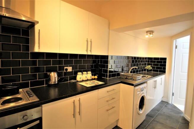 1 bed House Share to rent Image 4