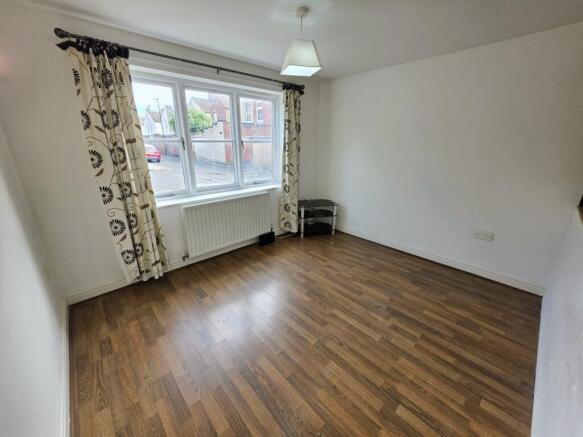 2 bed Apartment for sale Image 4