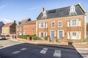 25, Leaze Street, East Wichel, Swindon SN1 7BJ
