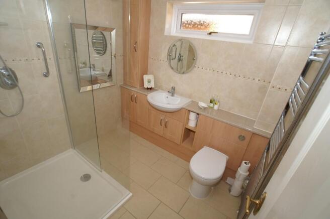 Bath (shower) Room