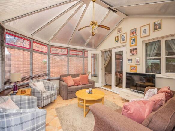 9 Thetford Avenue