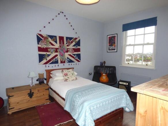 Photo 10