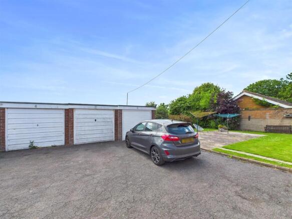 Garage & Parking Space