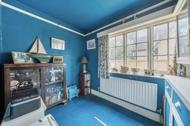 The Village, Finchampstead, Wokingham photo 4