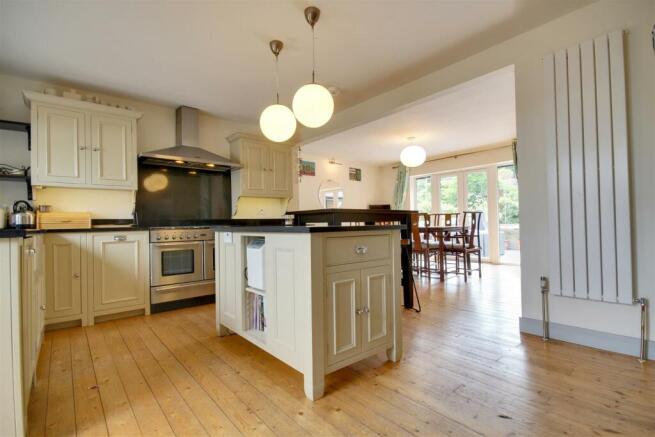 Kitchen Diner 2.jpg