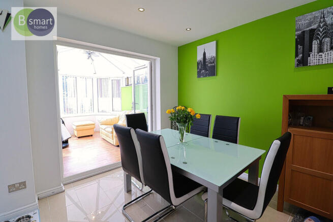 4 bed Detached for sale Image 5