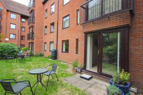 7, 1 Aspley Court, Warwick Avenue, Bedford MK40 2UH