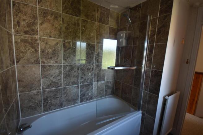 Bathroom (2).JPG