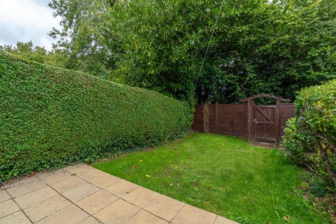 6 Taylors Turn Rear Garden.jpg