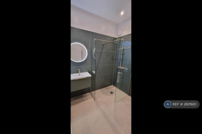 Stylish Contemporary Wetroom