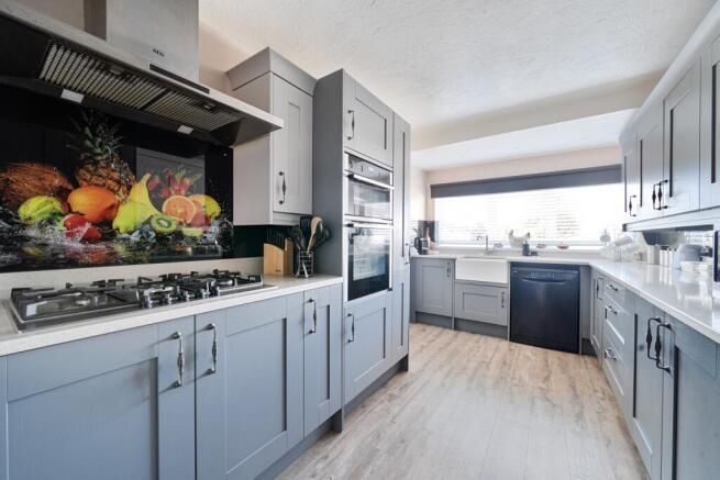 1421238-11-69b417e94ec7f-ARW-1